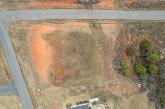5685 Auburn Dr, Norman, OK 73072