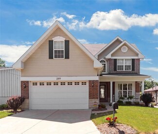 2149 East Dr, Saint Louis, MO 63131