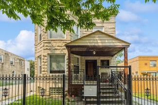 620 N Kedzie Ave, Chicago, IL 60612