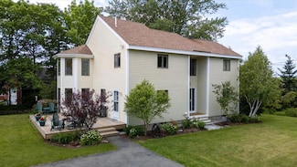 76 Donahue Dr, South Thomaston, ME 04858