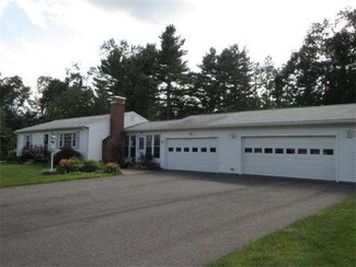 27 Greenleaf Dr, Hampden, MA 01036
