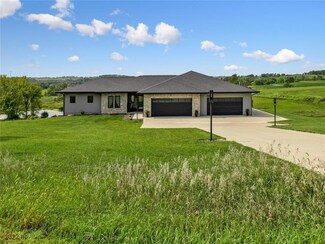 1265 Upland Ln, van Meter, IA 50261