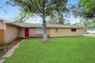 900 S Anderson St, Angleton, TX 77515