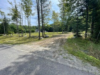 77 Pirate Ln, Fairfield, ME 04937