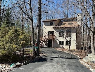 329 Hyland Dr, East Stroudsburg, PA 18301