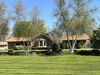 19335 32 Mile Rd, Armada, MI 48005