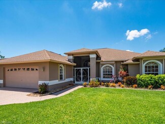 6584 Willow Lake Cir, Fort Myers, FL 33966