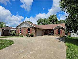 504 W Walnut St, Teutopolis, IL 62467
