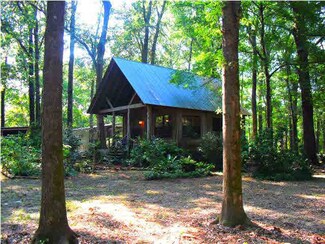 215 Parkinson Rd, Flora, MS 39071