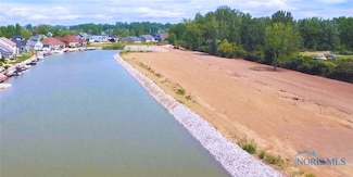 6 Yacht Club Ln, Lakeside Marblehead, OH 43440