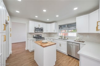 2107 Fountain Springs Dr, Henderson, NV 89074