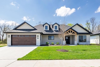 909 Sagemoor Dr, Columbia, MO 65201