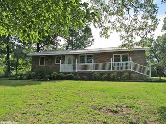 429 River Rd, Hardy, AR 72542