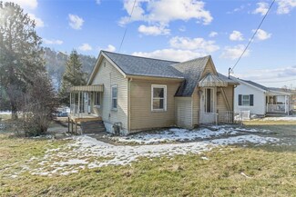 160 Cross Creek Rd, Avella, PA 15312