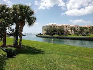 6 Harbour Isle Dr E Unit 104, Fort Pierce, FL 34949