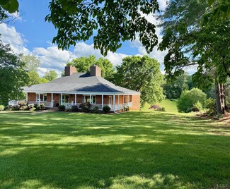 306 Quail Meadows Dr, Forest, VA 24551