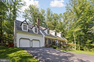 9787 Viewcrest Dr, Fairfax Station, VA 22039