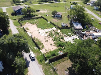 218 Kickapoo Trail, Horseshoe Bend, TX 76087
