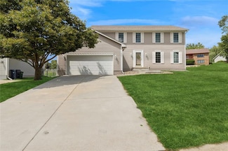 8001 Sheridan Dr, Urbandale, IA 50322
