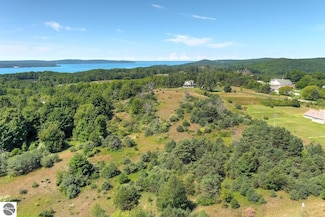 00Z0 Beulah Hwy, Beulah, MI 49617