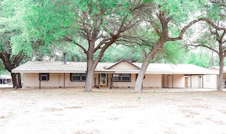 218 Sims St, Brackettville, TX 78832
