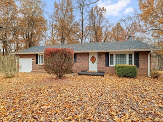 1118 Pearl Dr, Madisonville, KY 42431