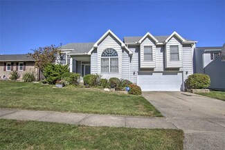2262 S Franzy Dr, Decatur, IL 62521