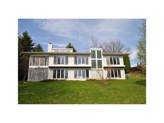 2621 Ridgeview Dr NW, Swisher, IA 52338