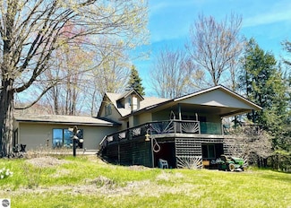 9690 Lake St, Ellsworth, MI 49729