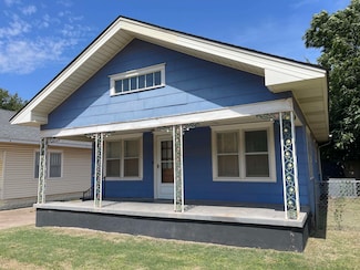 1018 E Pine Ave, Enid, OK 73701