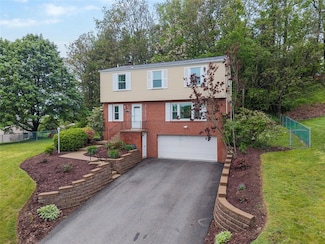 215 E Edgewood Dr, Mc Murray, PA 15317