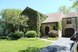 346 Roger Williams Ave, Highland Park, IL 60035