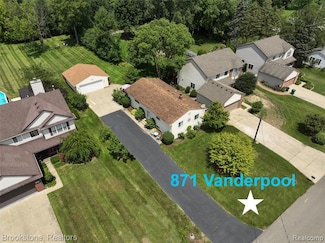 871 Vanderpool Dr, Troy, MI 48083
