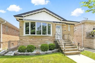 3219 N Pioneer Ave, Chicago, IL 60634