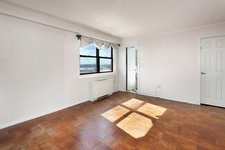 8 Whittier Place Unit 22E, Boston, MA 02114
