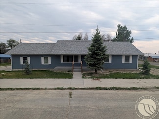 516 9th Ave W, Roundup, MT 59072