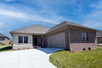 897 Westcreek Dr, Columbus, IN 47201