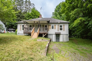 180 Lawrence St, Dover Foxcroft, ME 04426