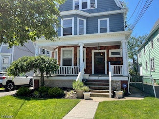 8 Swaine Place, West Orange, NJ 07052