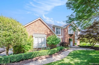 850 Box Canyon Ct, Rochester Hills, MI 48309