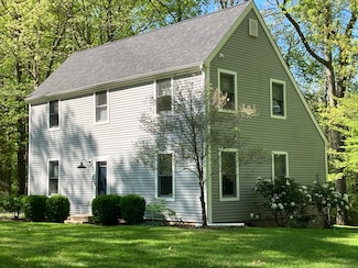 23 Warwickshire Dr, Killingworth, CT 06419