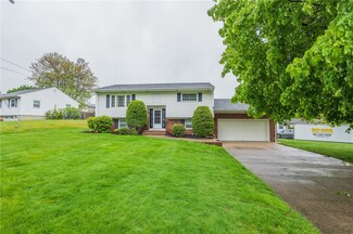 215 Poplar Dr, Cranston, RI 02920