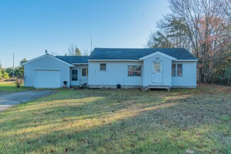 858 S Bossett Rd, Ravenna, MI 49451