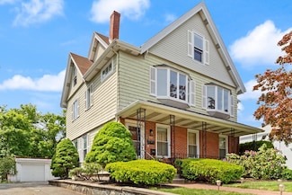 141 Jewett St Unit 2, Newton, MA 02458