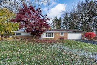 61 Nesbit Ln, Rochester Hills, MI 48309