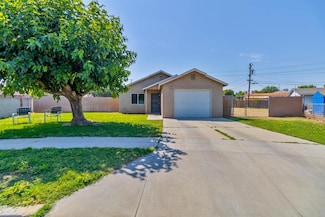 829 W Woodward Ave, Fresno, CA 93706
