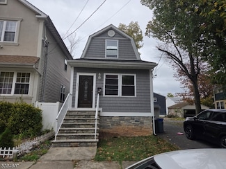 1115 Warren St, Roselle, NJ 07203