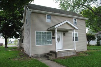 321 W Whitley St, Churubusco, IN 46723
