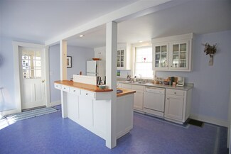74 Main St, Bradford, NH 03221