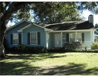 572 Oak St, Norco, LA 70079
